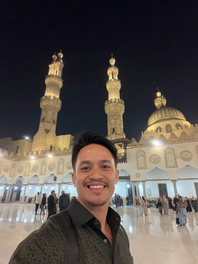 Potret Barsena Bestandhi Jalani Ibadah Umrah, Doakan Agar Indonesia ...