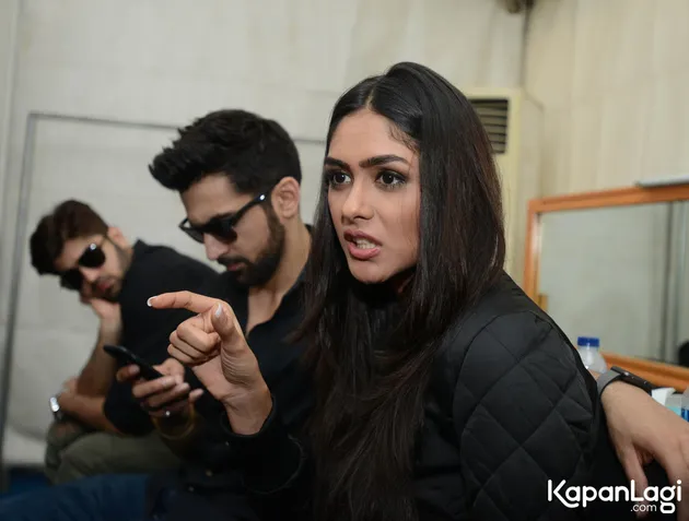 Mrunal Thakur - Arjit Taneja