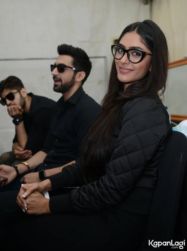 Mrunal Thakur - Arjit Taneja