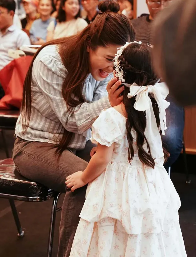 Felicya Angelista semangati anaknya