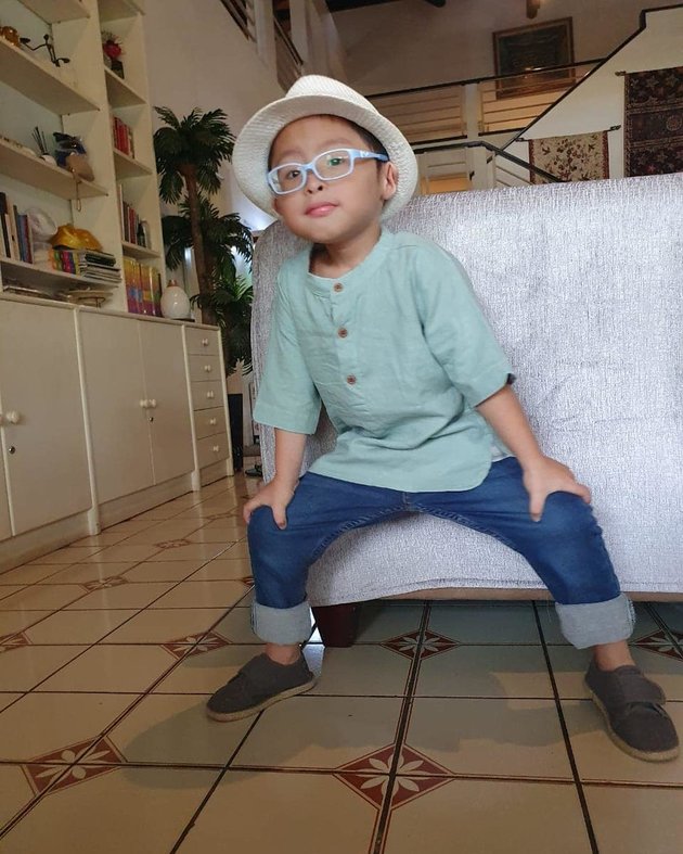 Portrait of Bima, Cynthia Lamusu's Child - Surya Saputra who is Getting Handsome, Wearing Glasses Since Childhood Due to Rare Condition