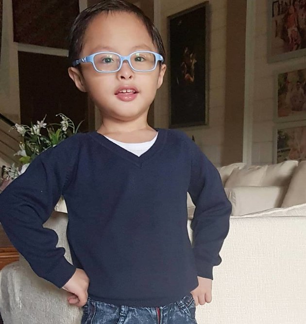 Portrait of Bima, Cynthia Lamusu's Child - Surya Saputra who is Getting Handsome, Wearing Glasses Since Childhood Due to Rare Condition