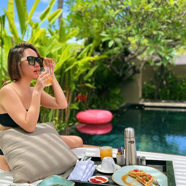 Portrait Of Bunga Citra Lestari S Luxurious Vacation In Bali With Noah Hot In A Bikini