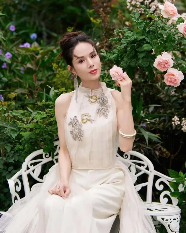 Potret Cantik Carman Lee
