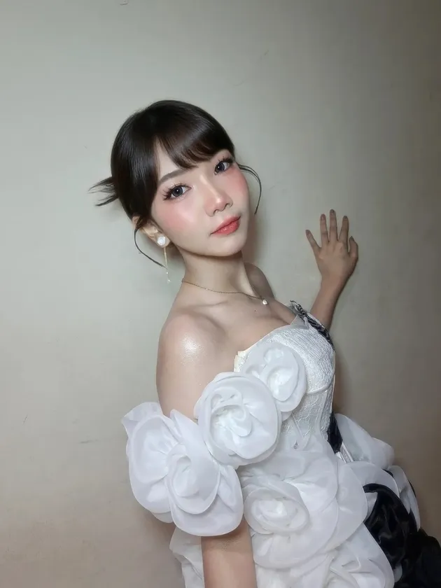 Chantika DA7 tampil menawan.