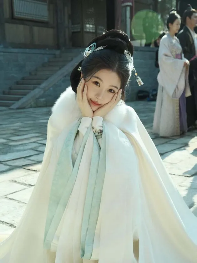 Pose Santai di Lokasi Syuting