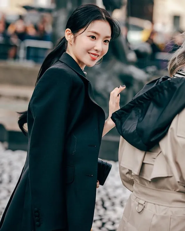 Irene Red Velvet - Paris Fashion Week