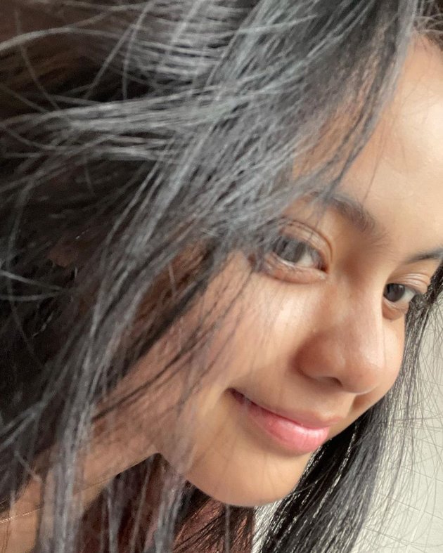 Beautiful Portrait of Putri Isnari Even Though Just Waking Up & Haven't Showered, Now on the Way to Become a Rich Entrepreneur's Daughter-in-Law