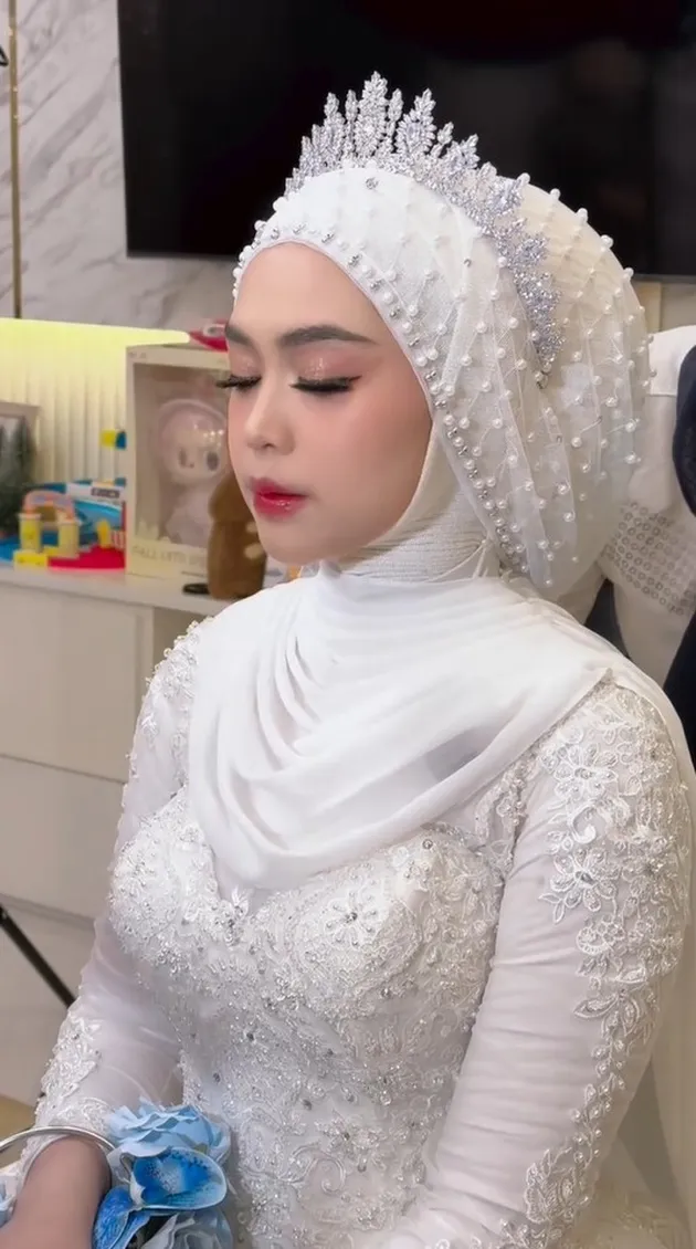 Ricis cantik dari samping