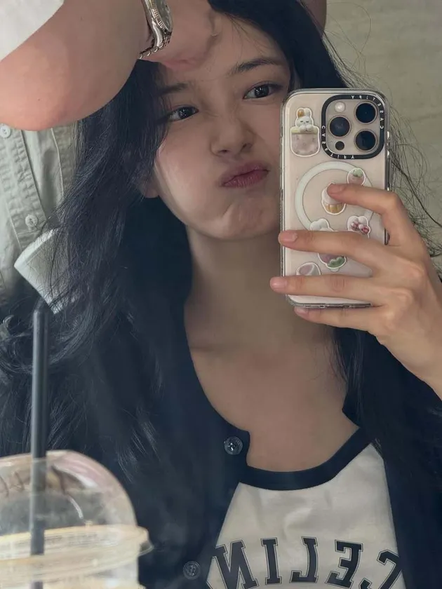 Suzy Selfie Saat Lagi Makeup