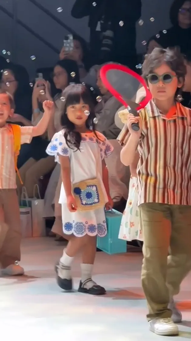 Potret Chava Anak Rachel Vennya Jadi Model Fashion Show