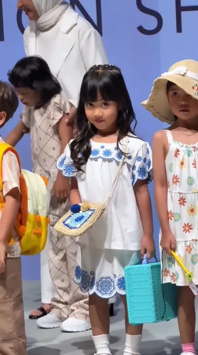 Potret Chava Anak Rachel Vennya Jadi Model Fashion Show