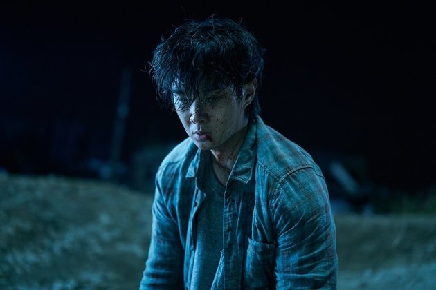 Portrait of Choi Woo Shik in 'A KILLER PARADOX', Transforming from Lovely Choi Ung to Serial Killer Lee Tang Sang