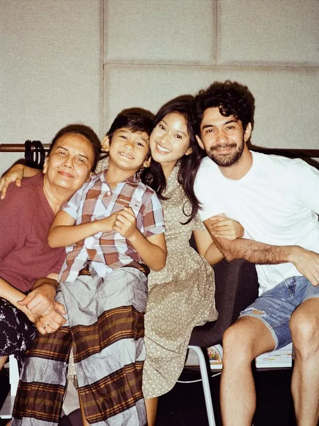 Claresta Taufan Bareng Pemain Film PANGKU