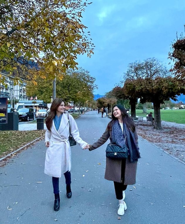 Portrait of Cut Tary and Ersa Mayori Crossing Off Their Bucket List Vacation Together in Switzerland & Italy, Can This Be as Bestie as It Gets?