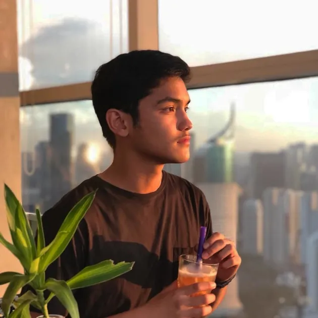 Irzan Faiq, Pria yang Diduga Kekasih Prilly Latuconsina