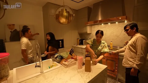 Dapur Raffi Dua Miliar