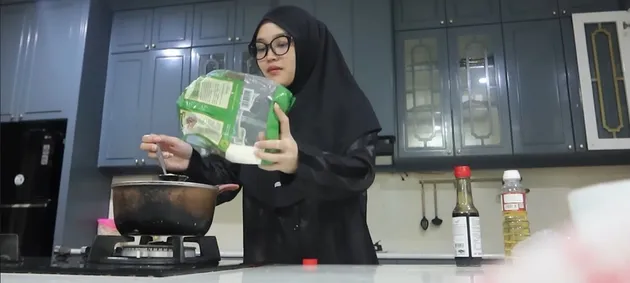 Kitchen Set Minimalis Dengan Sentuhan Elegan