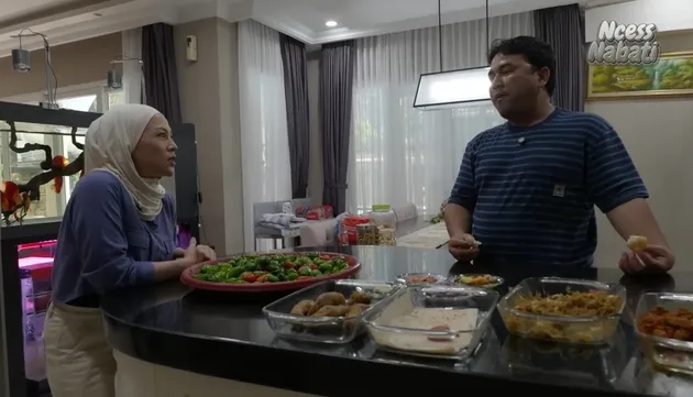 meja marmer Dapur Rumah Denny Cagur dan Shanty