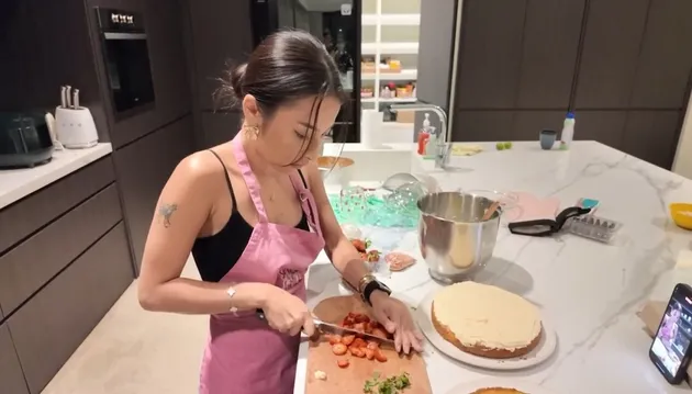 Dapur Rumah Jennifer Coppen desain modern