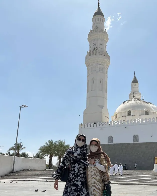 Desy Ratnasari Umrah Bareng Anak Ramadan