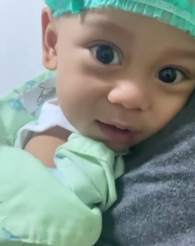 Portrait of the Moments of Baby Leslar, Lesti's Child, After Hernia Surgery, Inul Daratista Gives Special Message