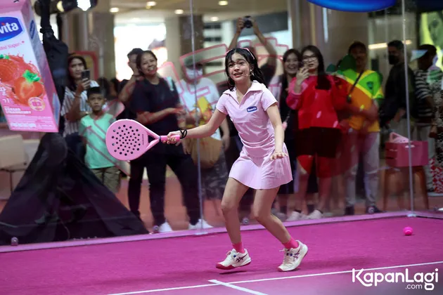 Eca Aura main padel