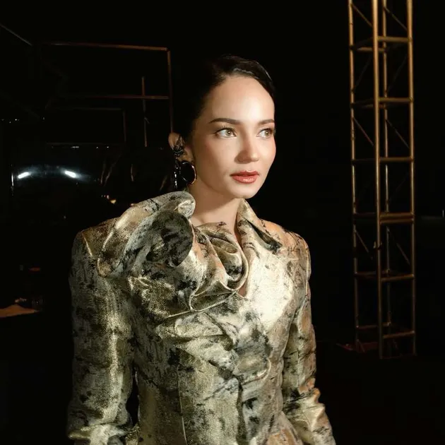 Potret Enzy Storia di Indonesian Television Awards 2025