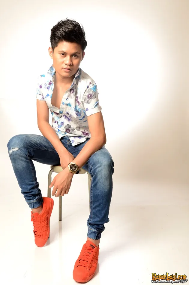 Potret Esal Revano, Si Reggae Sosialita \&#039;Kesayangan\&#039; Bella Shofie