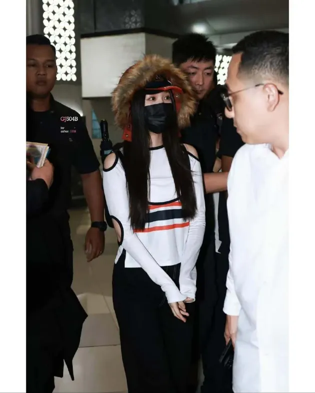 penampilan gemas esther yu tiba di indonesia