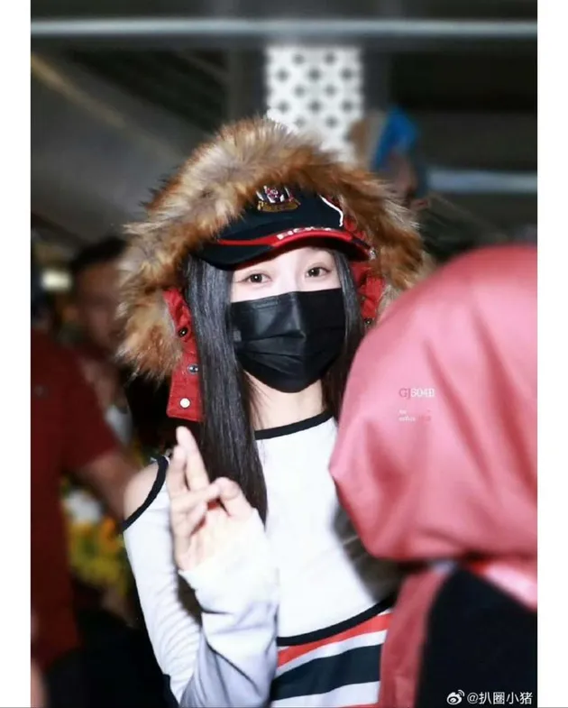 potret esther yu tiba di indonesia