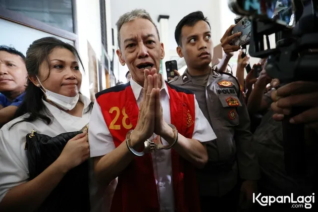 Fariz RM Bacakan Pledoi kasus narkoba