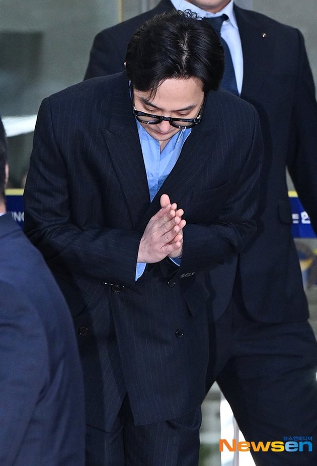 Portrait of G-Dragon at the Police Station for Drug Use Interrogation, Negative Reagent Test Results