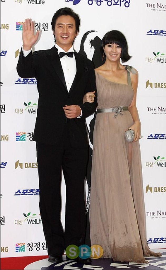 Kim Hye Soo's Gown Portraits at the Blue Dragon Awards from 2007 to 2022, Unchanging Face - Stepping Down After 30 Years as MC