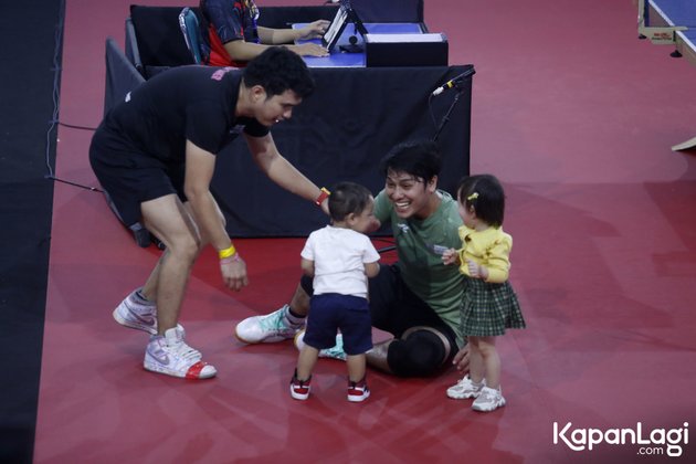 Portrait of Cute Baby L, Lesti Kejora's Child, Supporting Rizky Billar, Who Managed to Halt a Table Tennis Match