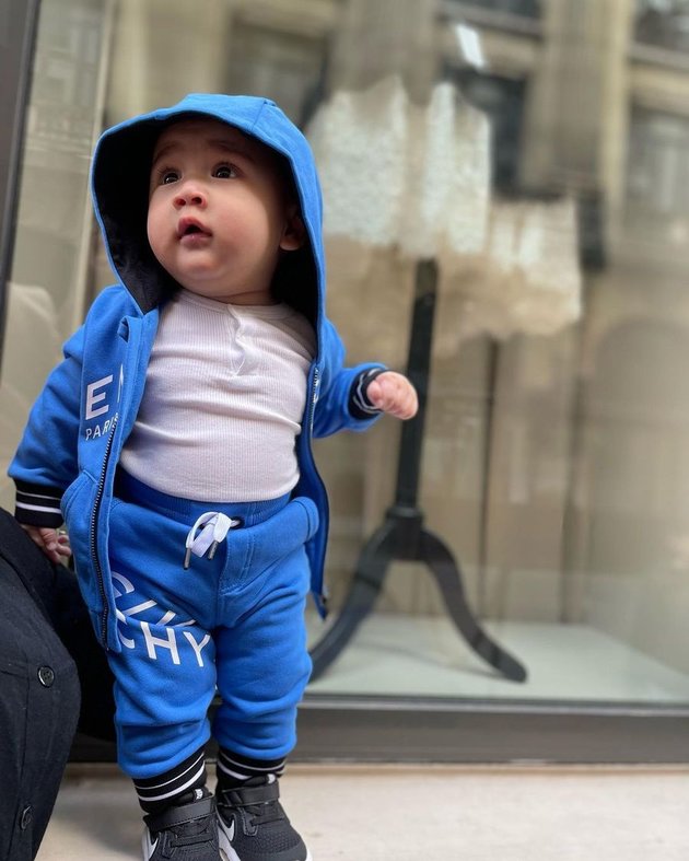 Portrait of Gemoy Rayyanza in France Showing a Bulging Belly, the Price of the Baby's Outfit Makes Netizens Wallets Tremble