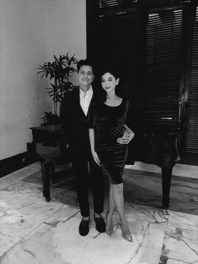 Glenca Chysara rayakan anniversary