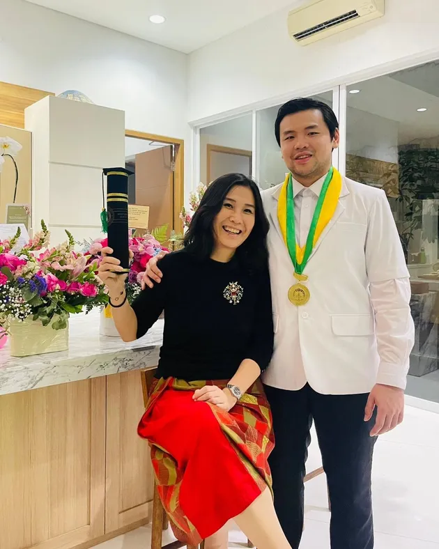 Nicholas Sean Veronica Tan Ahok