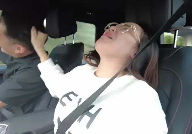 Potret Hangout Ayu Ting Ting dan Boy William