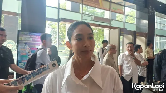 Happy Salma hadir di sidang Nadiem Makarin