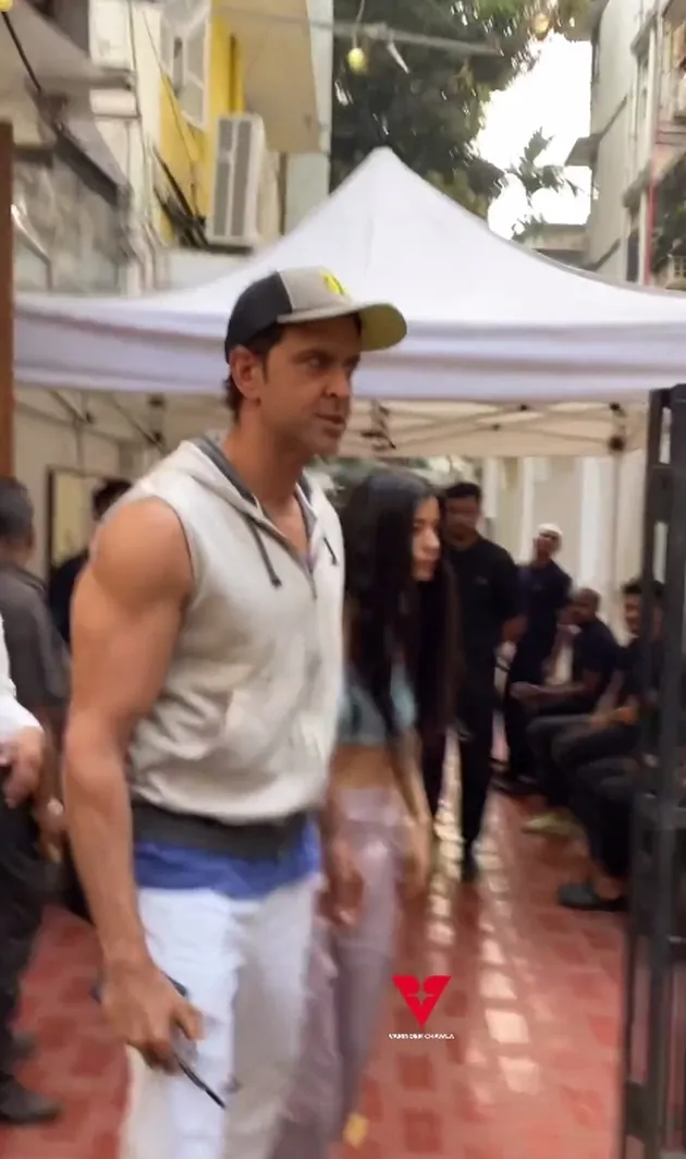 Hrithik Roshan - Saba Azad