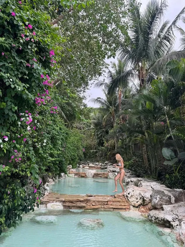Hyoyeon SNSD Kembali Melokal di Bali
