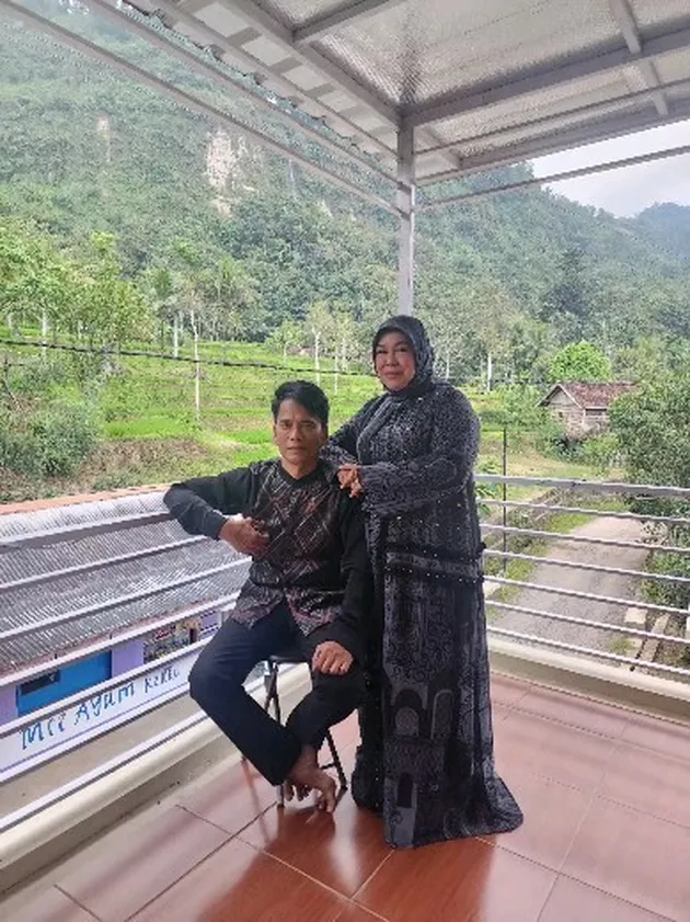 Rumah Lesti di Cianjut menghadap curug