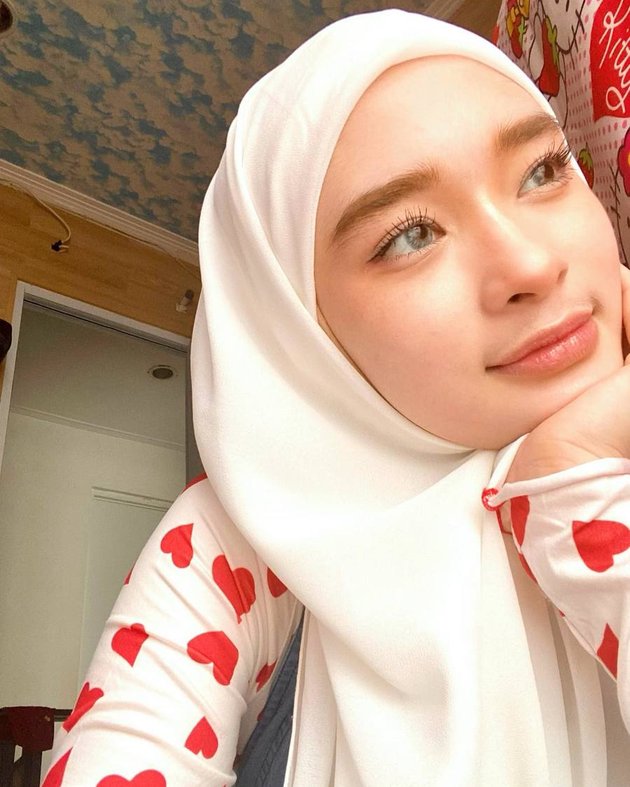 8 Photos of Inara Rusli that are Now Criticized by Netizens, After Removing Her Veil and Often Posting Selfie Photos - Accused of Being More Flirtatious