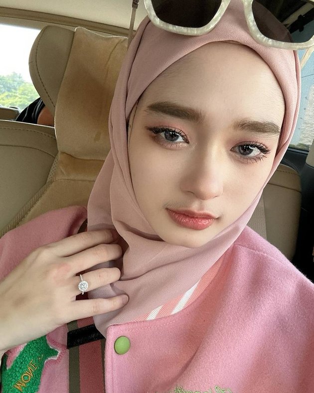 8 Photos of Inara Rusli that are Now Criticized by Netizens, After Removing Her Veil and Often Posting Selfie Photos - Accused of Being More Flirtatious