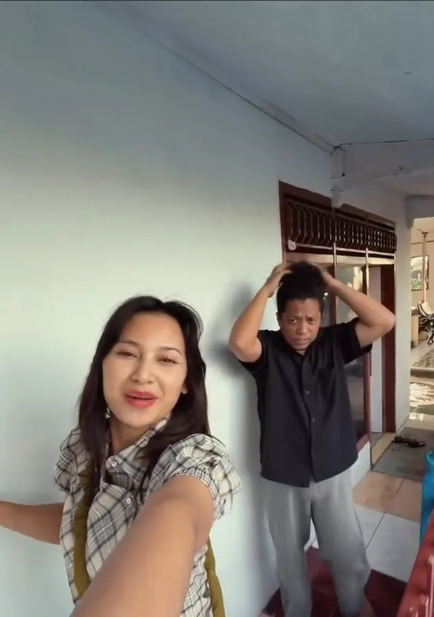 Indah Permatasari Mudik di Baubau