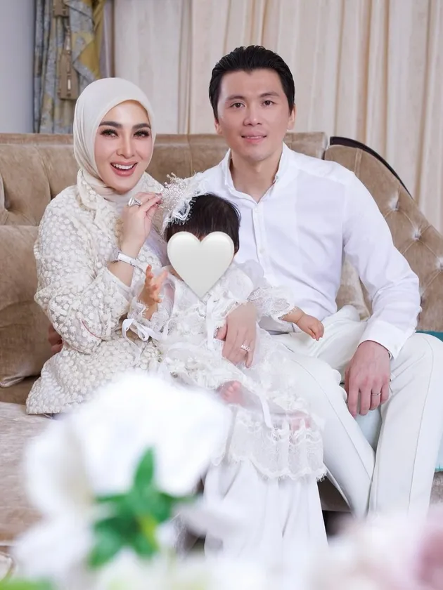 foto keluarga Rumah Syahrini 
