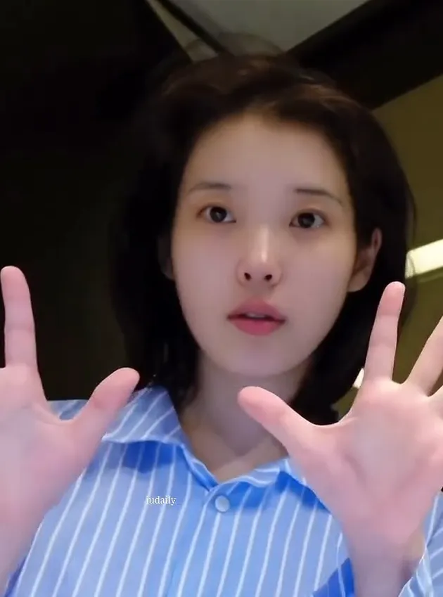 Potret IU Tanpa Makeup saat Baru Bangun Tidur