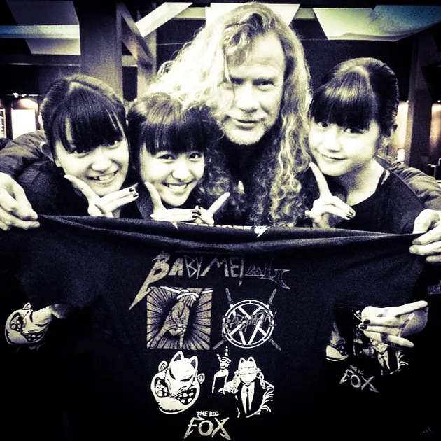 Yap, kini musik BABYMETAL yang cadas itu kian mewarnai musik metal modern dunia. Salut deh bua mereka.