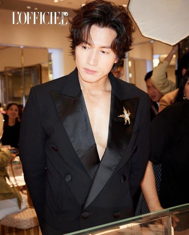Jerry Yan Attends Luxury Jewelry Brand Event in Thailand, Proving Timeless Youthful Appearance - Photo with Win Metawin